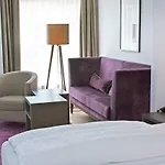 Bayerischer Hof Hotel 4*