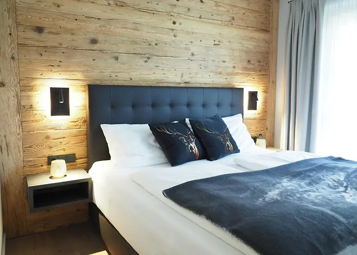 Bayerischer Hof Hotel 4*