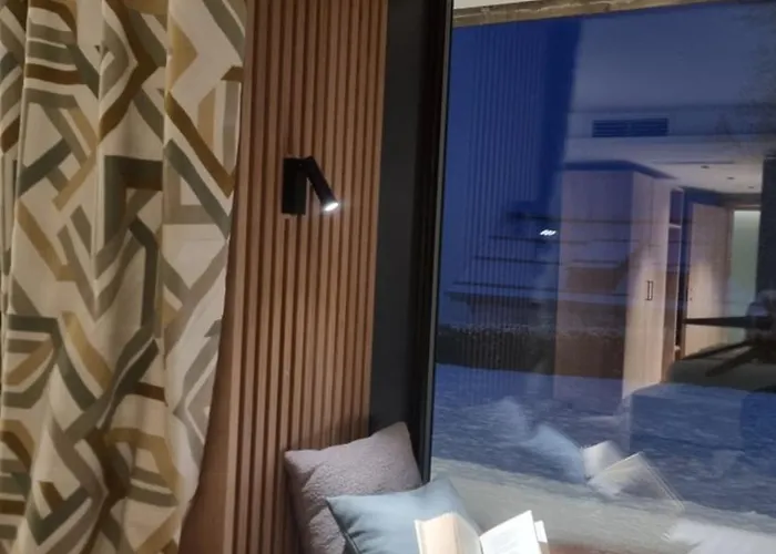 Bayerischer Hof Hotel 4*