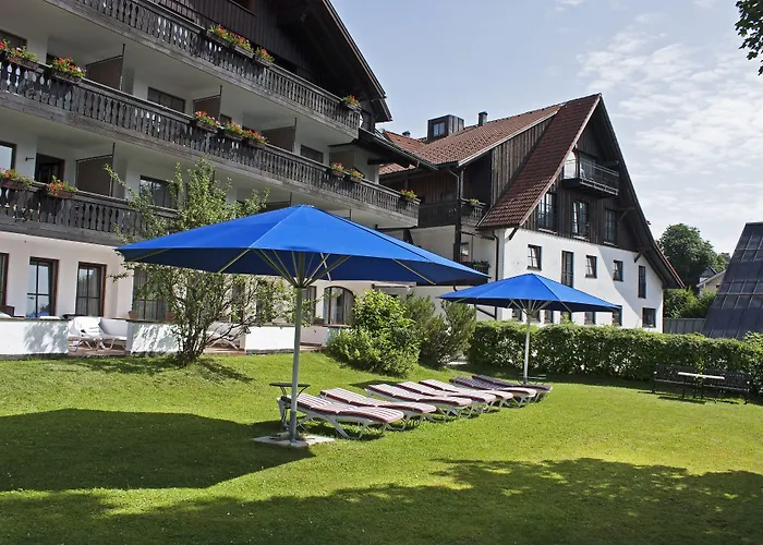 Bayerischer Hof Hotel 4*