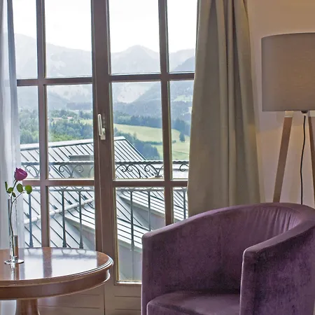 Bayerischer Hof 4*