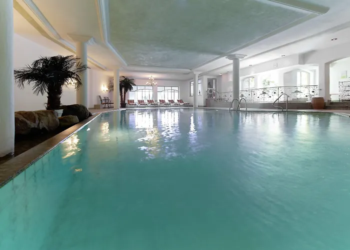 Bayerischer Hof Hotell 4*